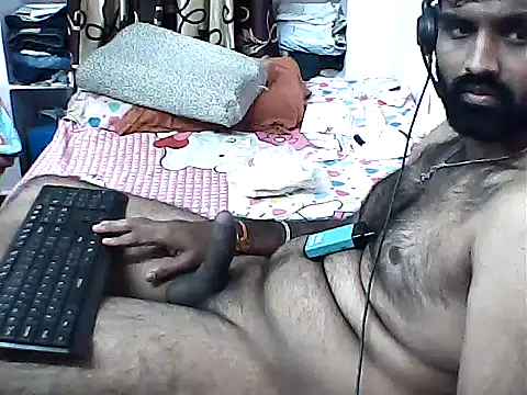 Snapshot of sanik_2428 chatting on 12/15/25, 11:49 sanik 2428 online show from 12/15/25, 11:49