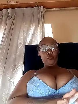 Snapshot of NippleMilkXx chatting on 10/28/25, 07:29 NippleMilkXx online show from 10/28/25, 07:29