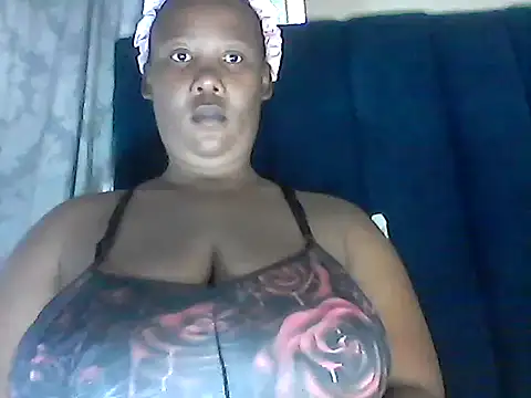 Snapshot of NippleMilkXx chatting on 11/03/25, 06:40 NippleMilkXx online show from 11/03/25, 06:40