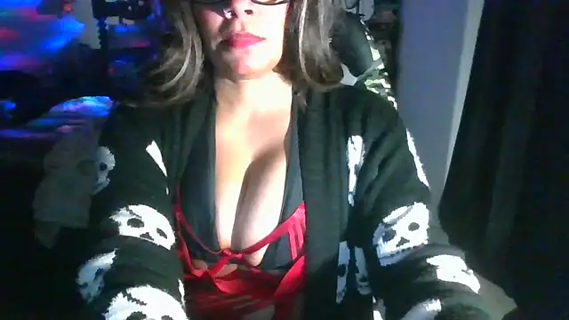Snapshot of MadisonJayde chatting on 02/15/25, 10:22 MadisonJayde online show from 02/15/25, 10:22