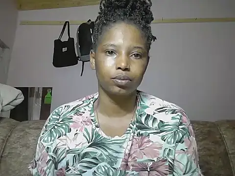 SweetWhisper online show from 01/13/26, 01:59