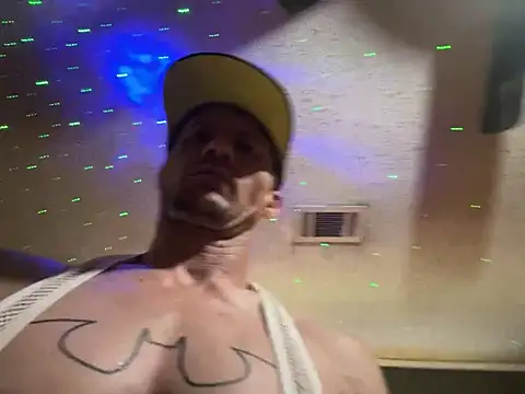 Snapshot of trash4cash chatting on 07/15/26, 05:42 trash4cash online show from 07/15/26, 05:42