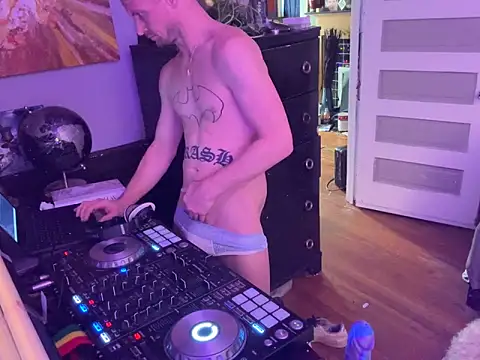 trash4cash online show from 11/24/25, 06:08