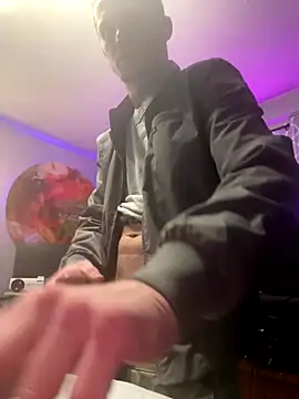 trash4cash online show from 11/27/25, 08:42