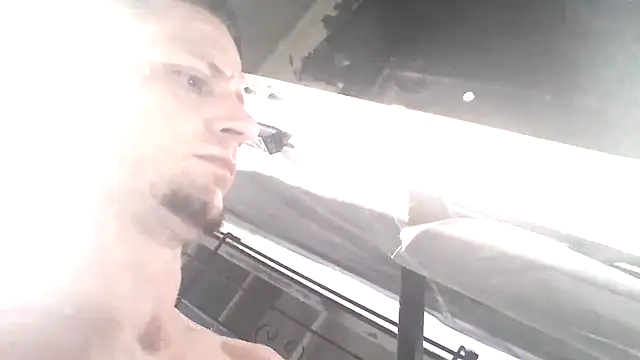 Snapshot of trash4cash chatting on 07/17/26, 04:37 trash4cash online show from 07/17/26, 04:37