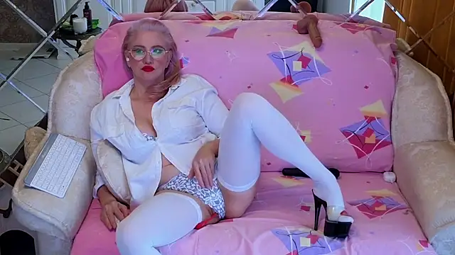 BEST-1 online show from 10/24/25, 01:48