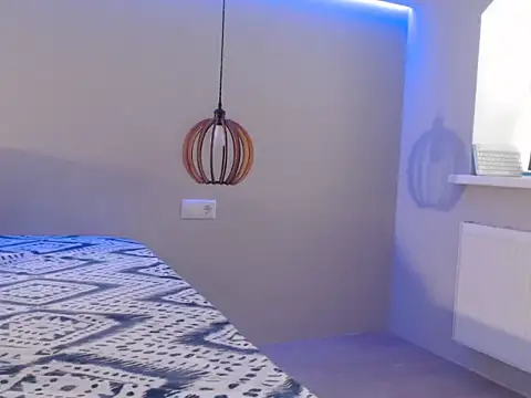 Snapshot of AlyssaNeon chatting on 02/10/25, 04:52 AlyssaNeon online show from 02/10/25, 04:52