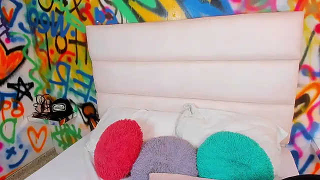 Liana Bernocchi online show from 01/16/26, 08:57