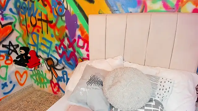 Liana Bernocchi online show from 02/19/26, 07:55