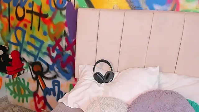 Liana Bernocchi online show from 02/28/26, 08:30