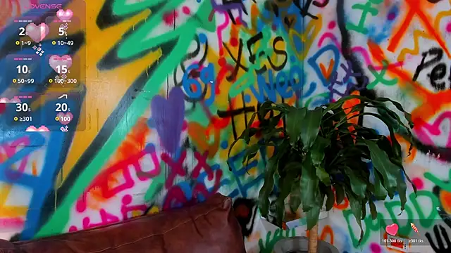 Liana Bernocchi online show from 10/27/25, 08:43