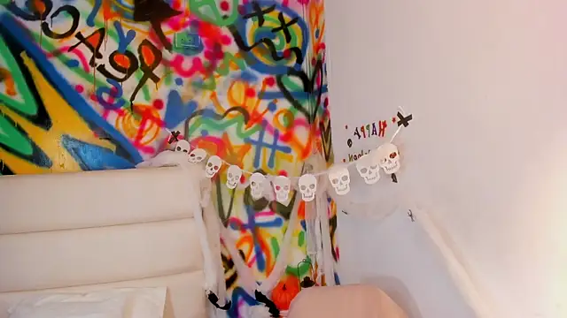 Liana Bernocchi online show from 10/10/25, 10:54