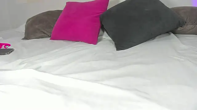 Snapshot of Thedol1 chatting on 03/04/25, 07:08 Thedol1 online show from 03/04/25, 07:08