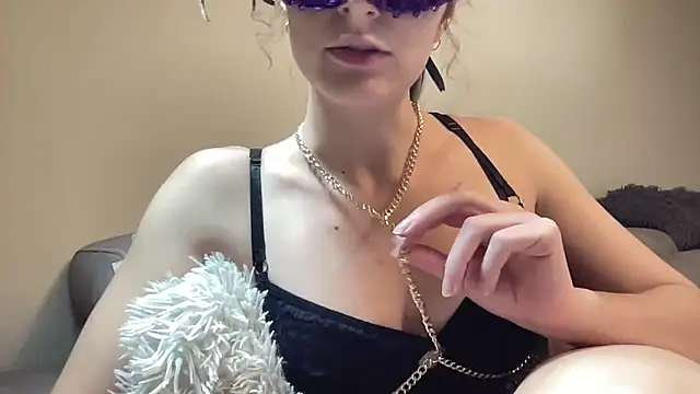 lexihot0000 online show from 11/10/25, 09:09