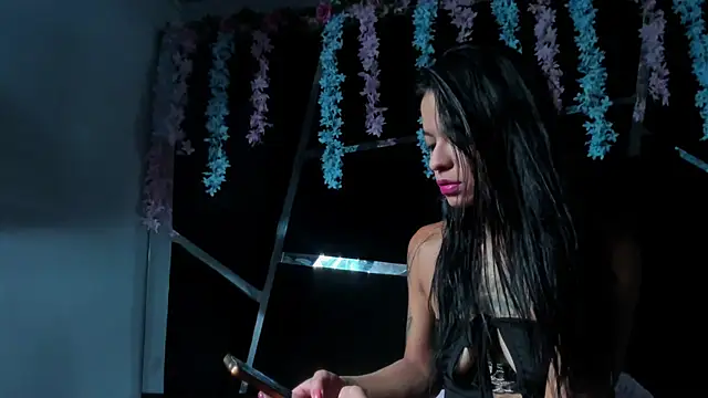 MaddyHudson online show from 12/13/25, 08:04