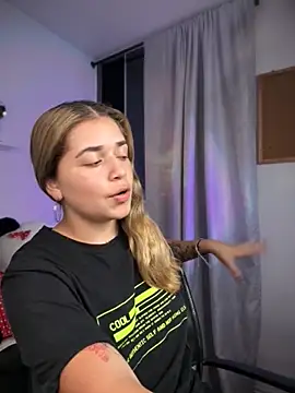 JoselinFlower  online show from 11/29/25, 02:01