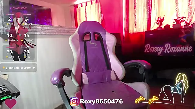 Snapshot of roxy_roxxan chatting on 05/11/26, 02:45 roxy roxxan online show from 05/11/26, 02:45