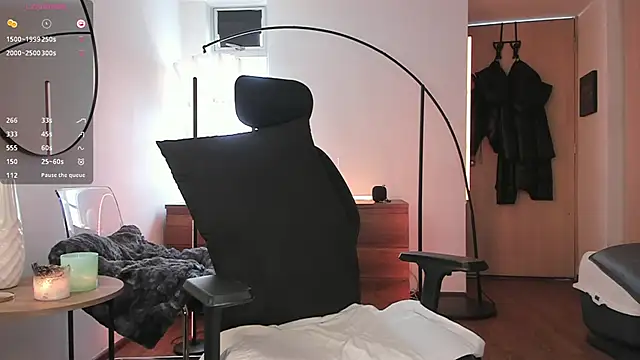 ariana fitl  online show from 12/19/25, 04:31