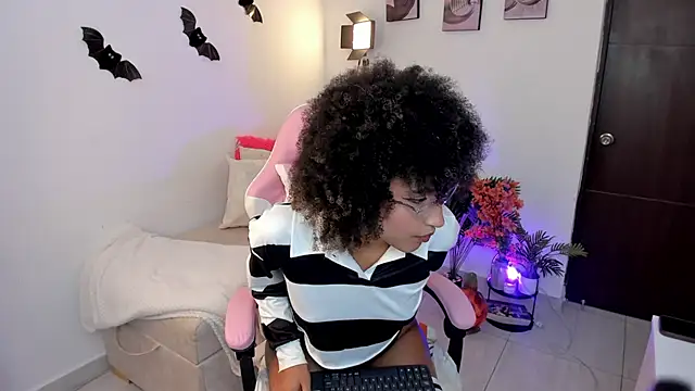 Snapshot of mulata_1ch chatting on 11/05/25, 12:14 mulata 1ch online show from 11/05/25, 12:14