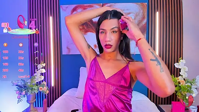 sofiaa grey  online show from 09/24/25, 12:00