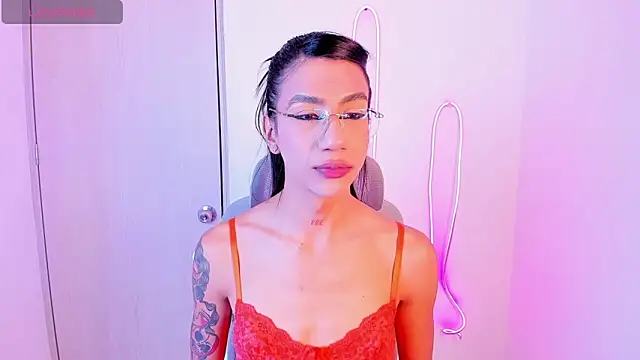 Snapshot of sofiaa_grey_ chatting on 12/20/25, 02:09 sofiaa grey online show from 12/20/25, 02:09