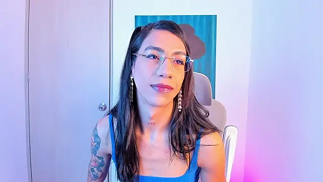 Snapshot of sofiaa_grey_ chatting on 04/23/26, 04:30 sofiaa grey online show from 04/23/26, 04:30