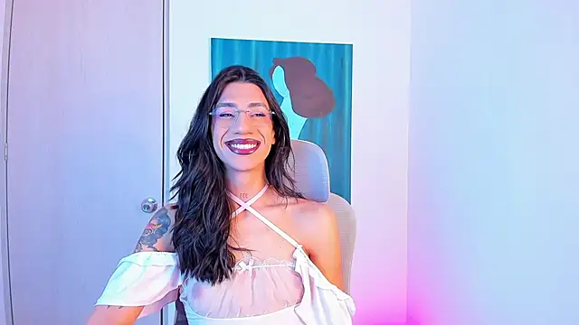 Snapshot of sofiaa_grey_ chatting on 05/10/26, 06:43 sofiaa grey online show from 05/10/26, 06:43