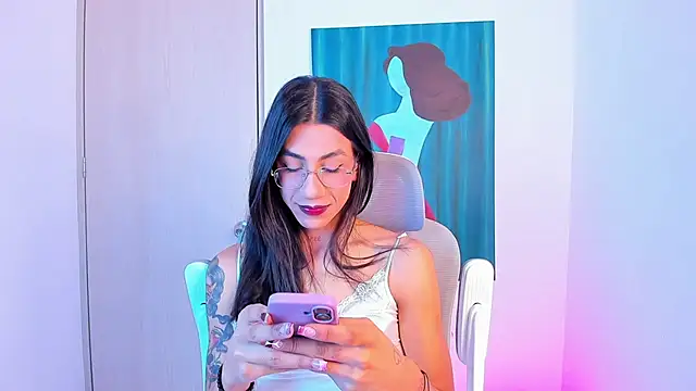 Snapshot of sofiaa_grey_ chatting on 04/22/26, 02:57 sofiaa grey online show from 04/22/26, 02:57