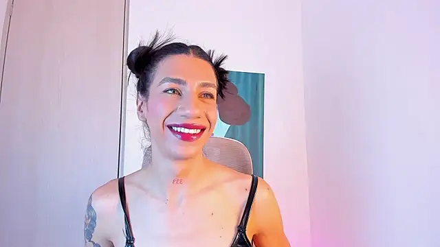 Snapshot of sofiaa_grey_ chatting on 03/22/26, 03:24 sofiaa grey online show from 03/22/26, 03:24