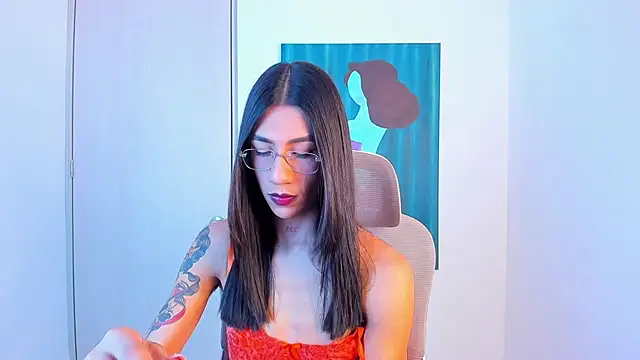 Snapshot of sofiaa_grey_ chatting on 05/05/26, 02:42 sofiaa grey online show from 05/05/26, 02:42