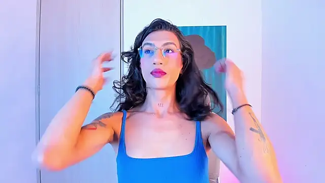 Snapshot of sofiaa_grey_ chatting on 04/10/26, 02:13 sofiaa grey online show from 04/10/26, 02:13