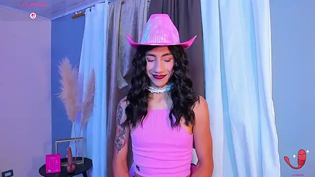 sofiaa grey  online show from 10/17/25, 01:24