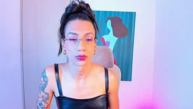 Snapshot of sofiaa_grey_ chatting on 04/04/26, 01:06 sofiaa grey online show from 04/04/26, 01:06