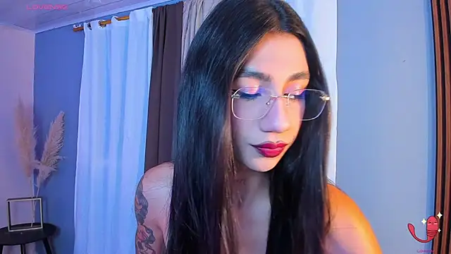 sofiaa grey  online show from 11/02/25, 12:54