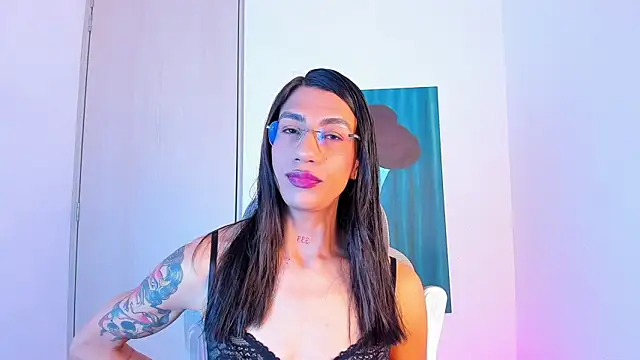 Snapshot of sofiaa_grey_ chatting on 04/14/26, 02:22 sofiaa grey online show from 04/14/26, 02:22