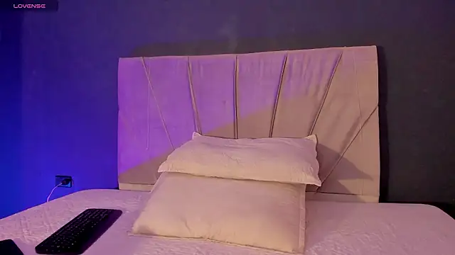 Snapshot of Shayla27 chatting on 02/04/26, 04:13 Shayla27 online show from 02/04/26, 04:13