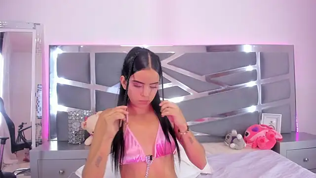 emilyclay 1 online show from 12/02/24, 08:50