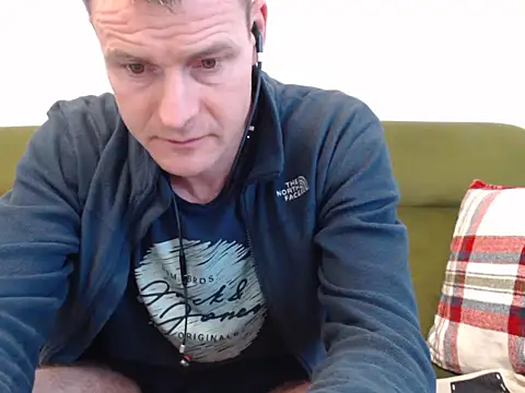 Snapshot of geree84 chatting on 02/02/26, 02:05 geree84 online show from 02/02/26, 02:05