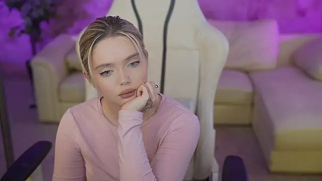 Snapshot of Cassy-Celestial_ chatting on 03/03/25, 03:38 Cassy-Celestial online show from 03/03/25, 03:38