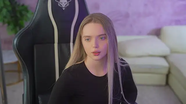 Snapshot of Cassy-Celestial_ chatting on 11/01/25, 11:26 Cassy-Celestial online show from 11/01/25, 11:26