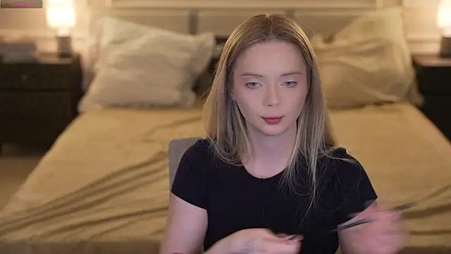 Snapshot of Cassy-Celestial_ chatting on 11/29/25, 08:14 Cassy-Celestial online show from 11/29/25, 08:14