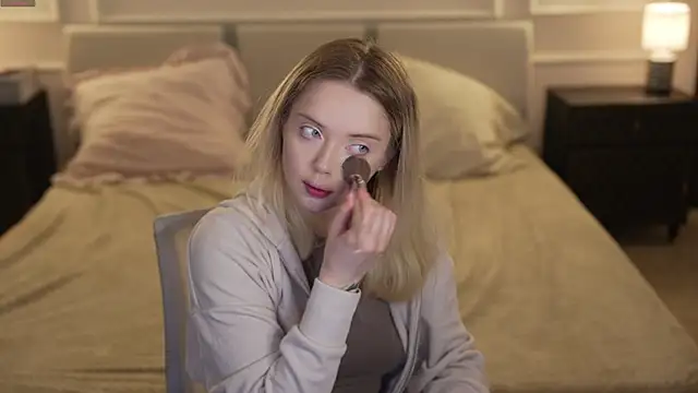 Snapshot of Cassy-Celestial_ chatting on 09/14/25, 04:57 Cassy-Celestial online show from 09/14/25, 04:57