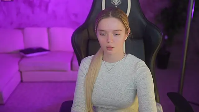 Snapshot of Cassy-Celestial_ chatting on 12/01/25, 08:48 Cassy-Celestial online show from 12/01/25, 08:48