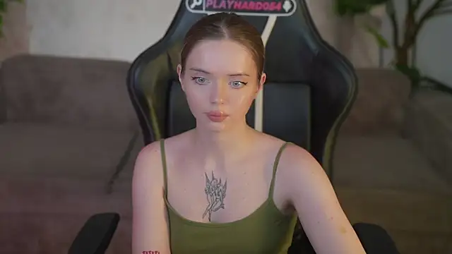 Snapshot of Cassy-Celestial_ chatting on 06/26/26, 07:47 Cassy-Celestial online show from 06/26/26, 07:47