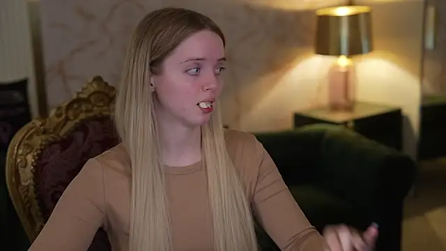 Snapshot of Cassy-Celestial_ chatting on 11/23/25, 09:08 Cassy-Celestial online show from 11/23/25, 09:08