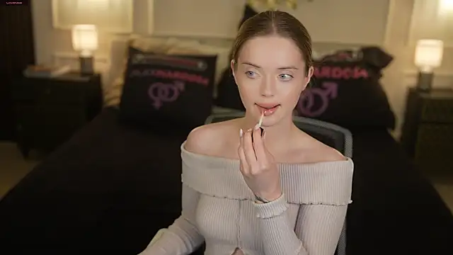 Snapshot of Cassy-Celestial_ chatting on 06/11/26, 08:44 Cassy-Celestial online show from 06/11/26, 08:44
