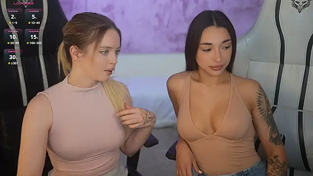 Snapshot of Cassy-Celestial_ chatting on 10/05/25, 07:43 Cassy-Celestial online show from 10/05/25, 07:43