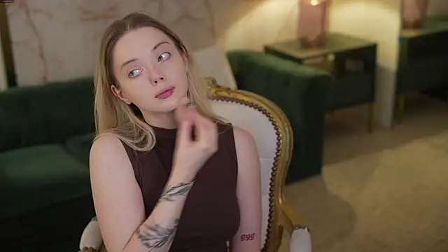 Snapshot of Cassy-Celestial_ chatting on 09/10/25, 04:22 Cassy-Celestial online show from 09/10/25, 04:22