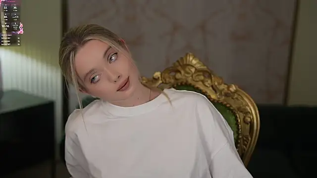 Snapshot of Cassy-Celestial_ chatting on 03/05/25, 03:08 Cassy-Celestial online show from 03/05/25, 03:08