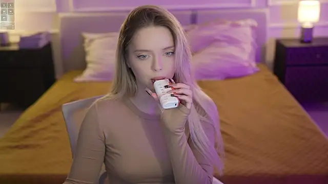 Snapshot of Cassy-Celestial_ chatting on 09/21/25, 06:51 Cassy-Celestial online show from 09/21/25, 06:51